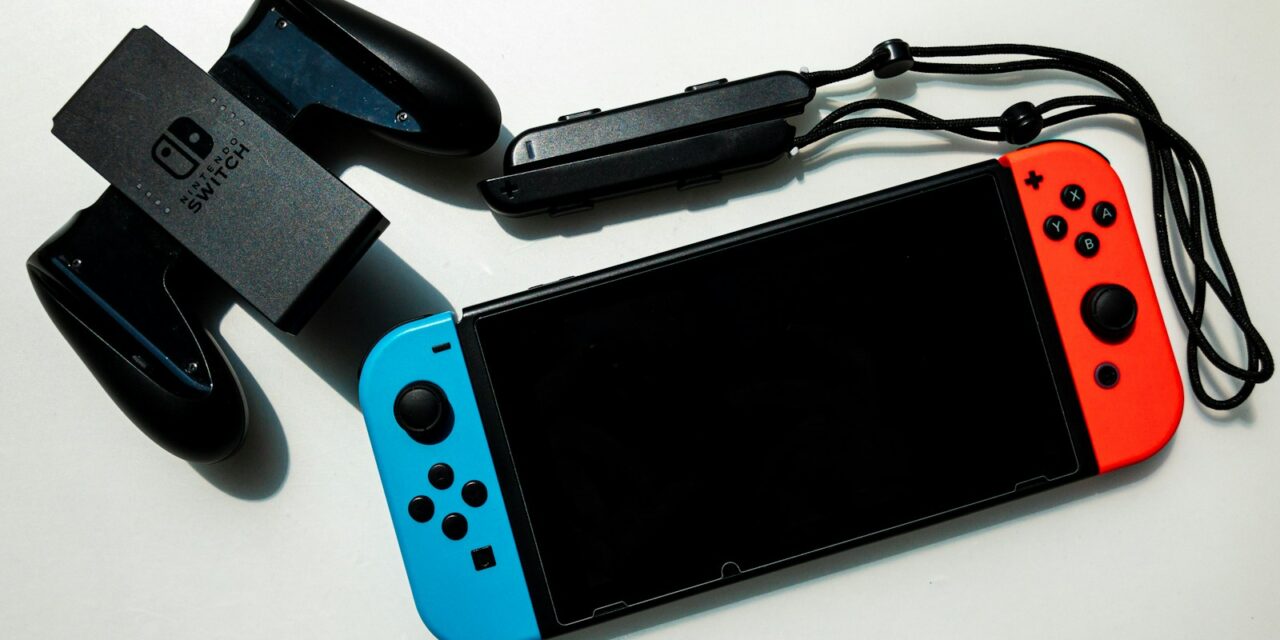 LA CONSOLE NINTENDO SWITCH NE S&rsquo;ALLUME PLUS, AFFICHE UN ECRAN VIERGE OU NE QUITTE PAS LE MODE VEILLE.