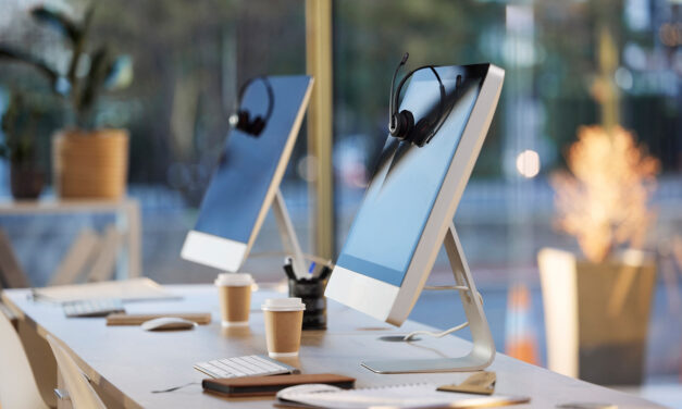 3 équipements indispensables pour protéger vos appareils en entreprise : onduleur, parafoudre, système de sauvegarde