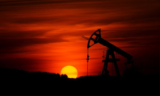 Les métiers sur une plateforme pétrolière : découvrir les rôles clés et opportunités