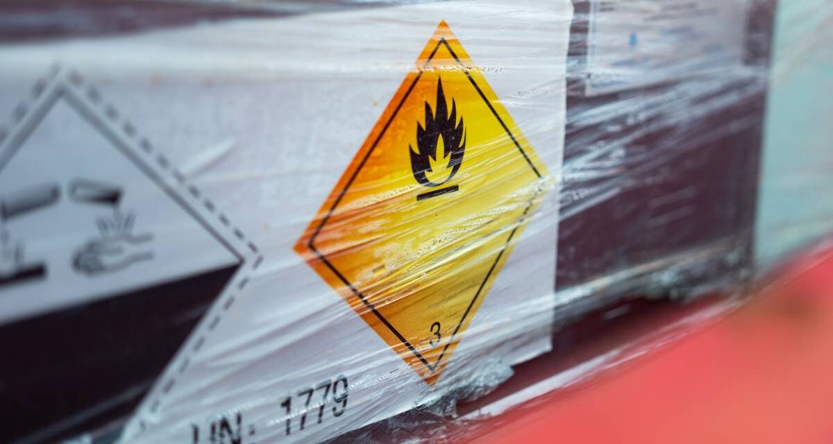 Stockage sécurisé de produits inflammables : la clé de la conformité réglementaire